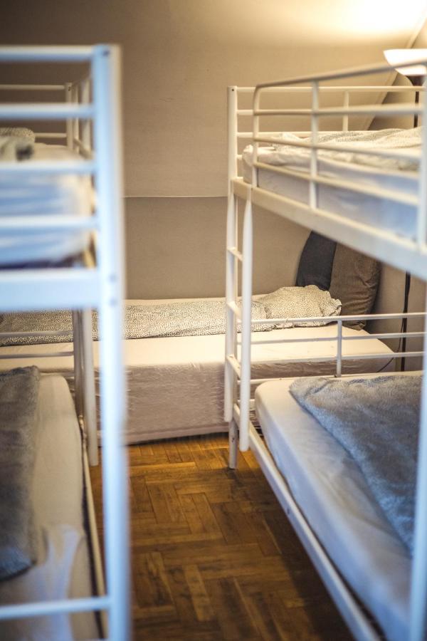 4 Couples & 4 Friends Hostel Cracovia Exterior foto